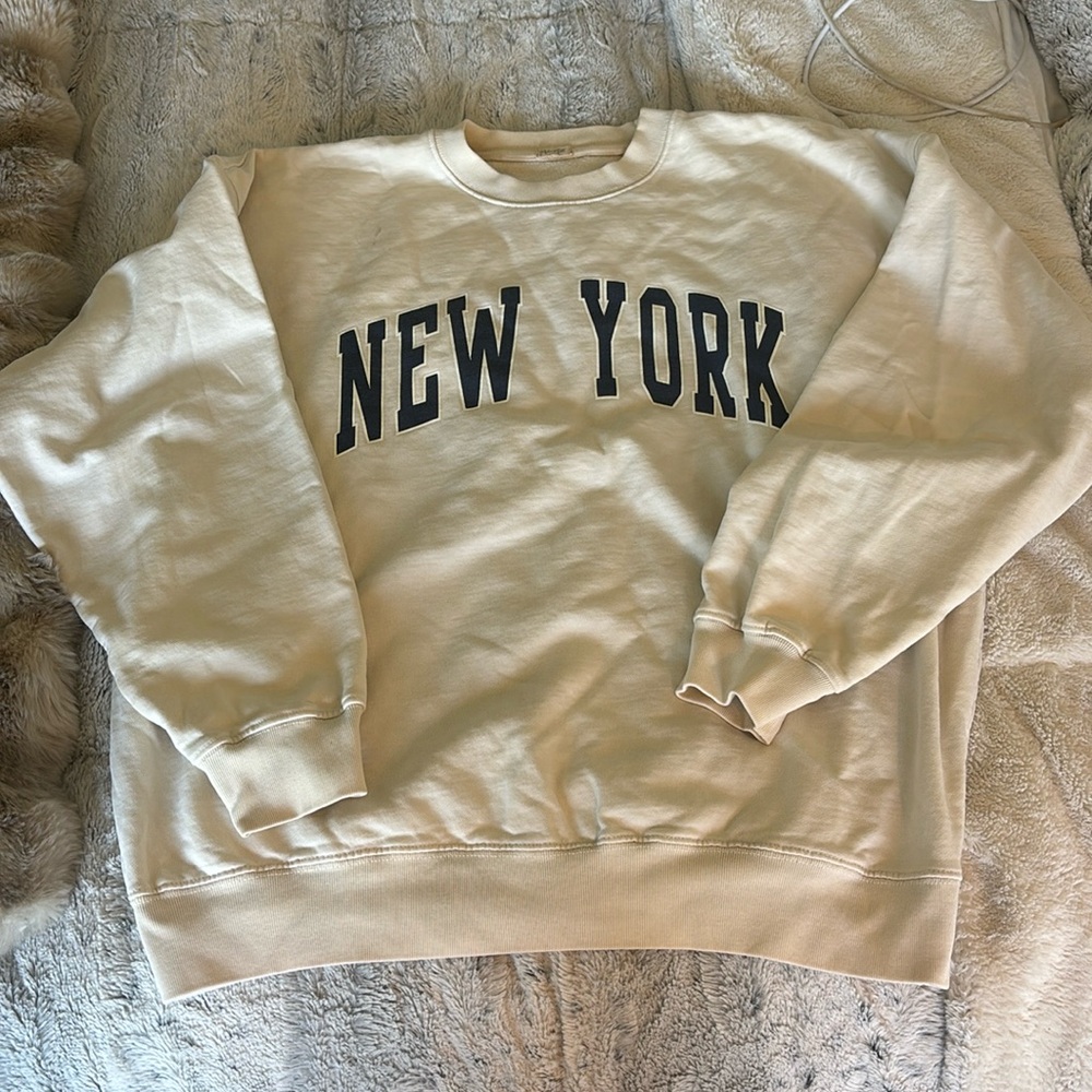Brandy Melville crewneck